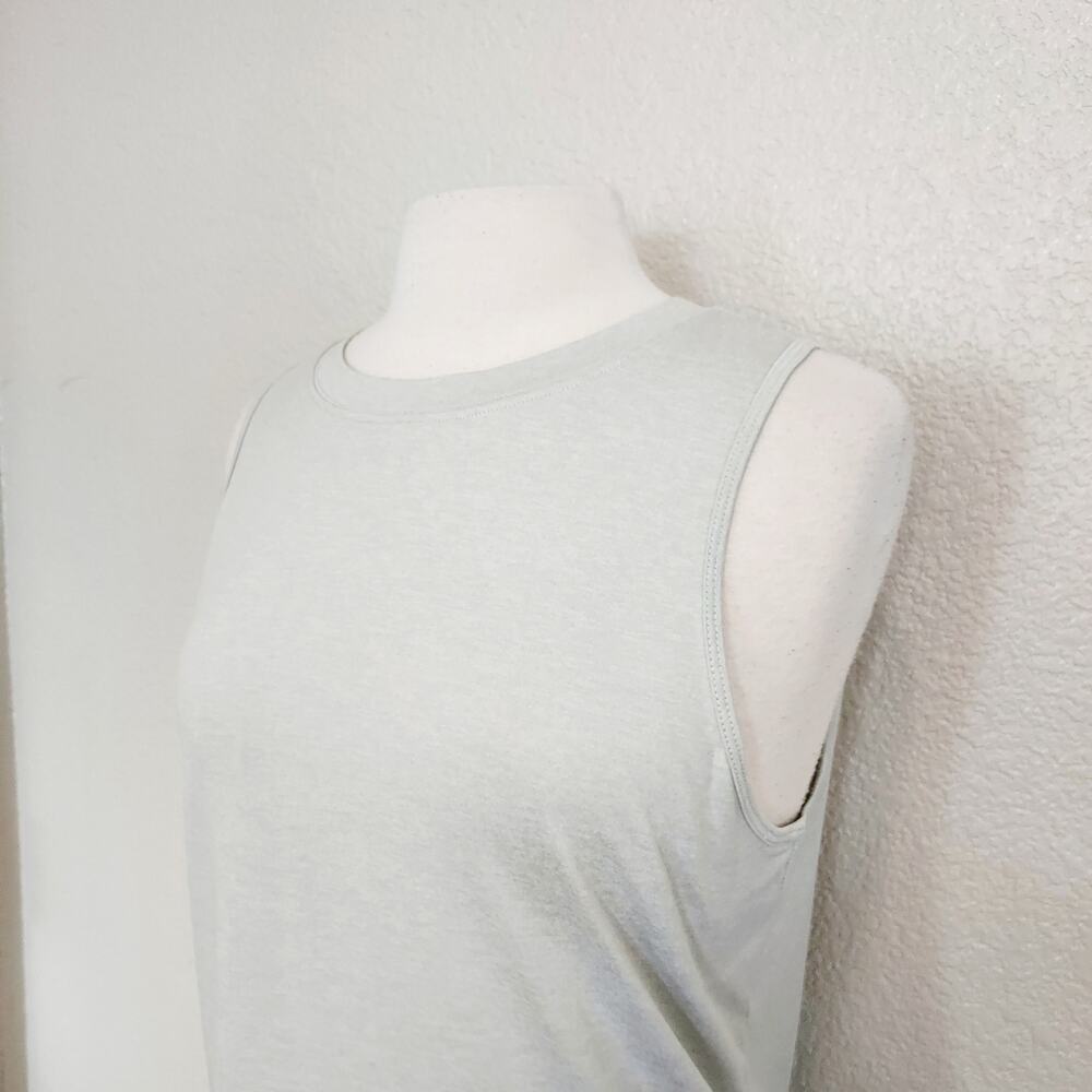 Fabletics Gray Active Wear Top w/Open Back Size M - Picture 4 of 11